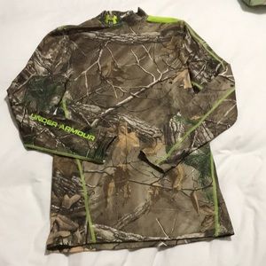 Under Armour scent control cold gear compression top Sz Medium real tree camo